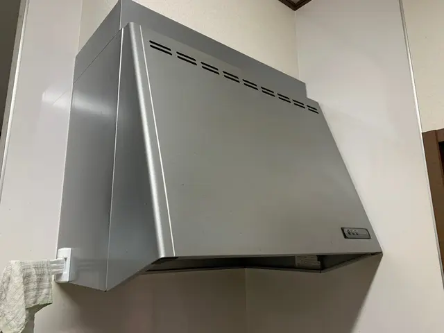 【作業実績300件以上】こびり付いた汚れをプロの手でクリーニング致します！サービスの画像