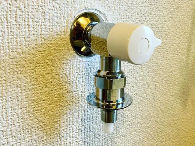 福岡市【壁ピタ水栓交換】/ 洗濯機水栓交換 / 国家資格者が施工で安心！サービスの画像