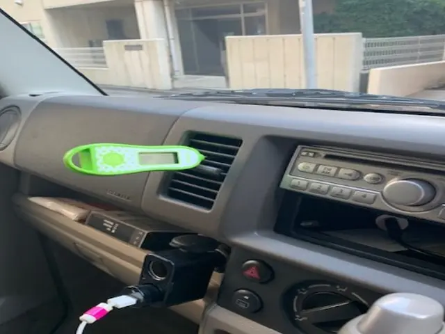 カーエアコンガス補充サービスの画像