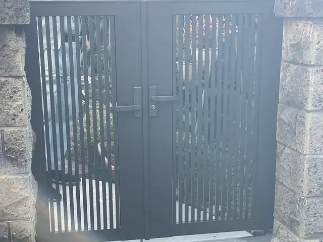 住宅の門扉施工サービスの画像