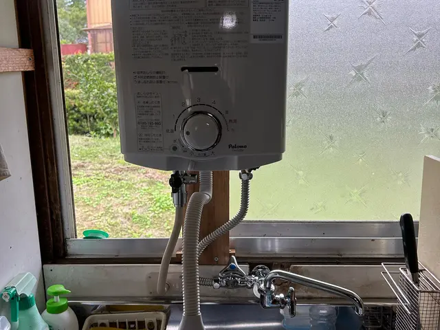 急な依頼もお任せください！丁寧な説明と豊富な経験で、安心の給湯器交換サービスの画像