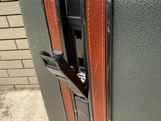 緊急時のスーツケースの鍵開け【出張サービス】空港や都内ホテルも対応可能サービスの画像