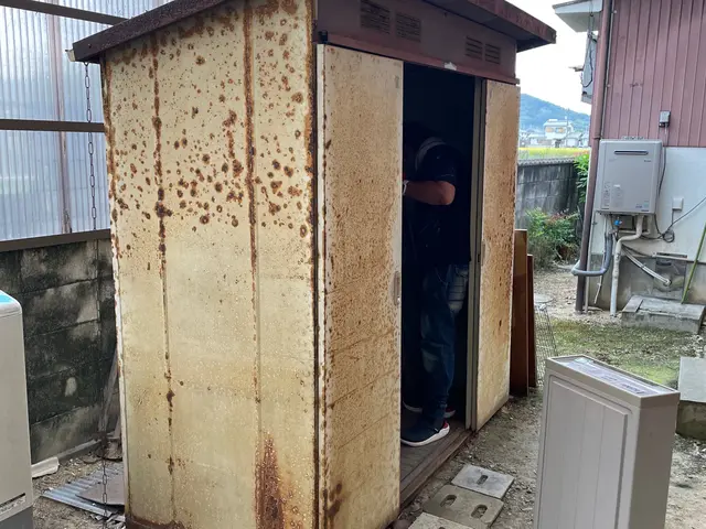 【兵庫県密着】物置の解体回収お任せ下さい。まずは［質問する］からお問合せ下さい。サービスの画像