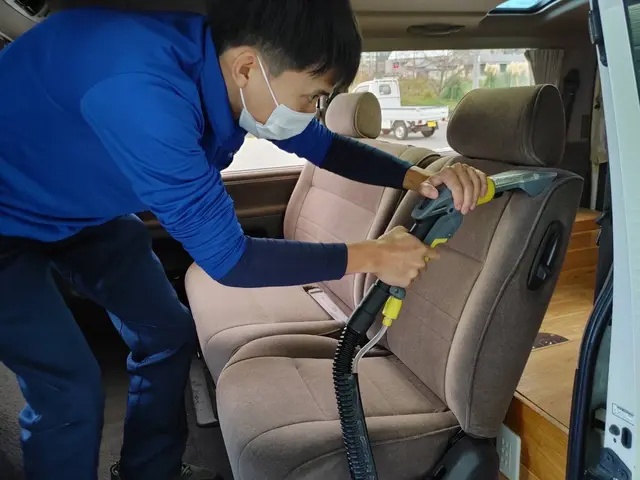 愛車の車内清掃☆洗浄・消臭効果　清掃のプロがお伺いいたしますサービスの画像