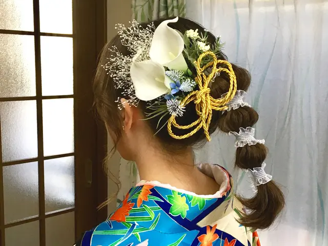 早朝料金無料！出張料金・ヘアセット代込みのわかりやすい料金設定　メイクも承ります