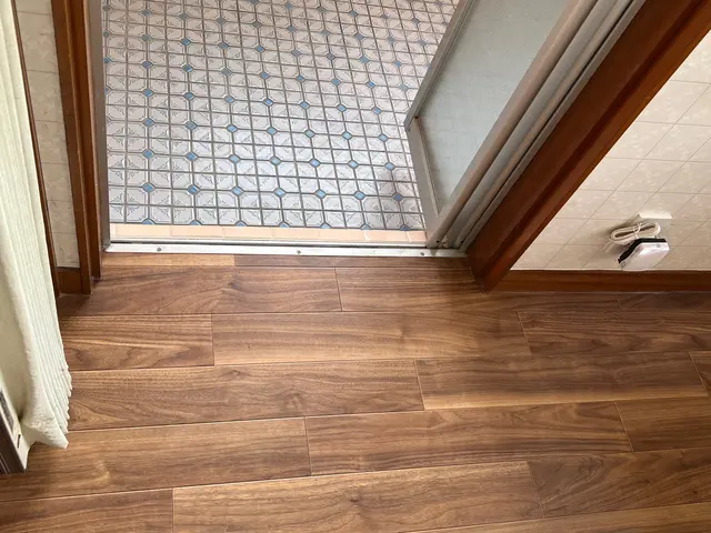 大切なペットのために、安心できる床へ。賃貸向けの施工もご相談下さい。サービスの画像