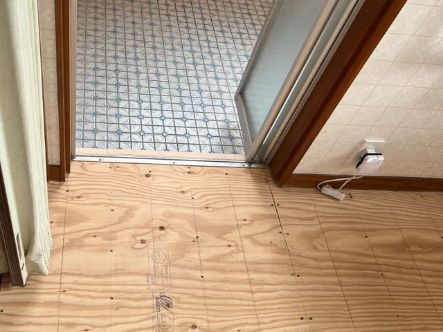 大切なペットのために、安心できる床へ。賃貸向けの施工もご相談下さい。サービスの画像