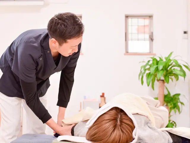 予約〜施術まですべて院長が担当します！全身整体コース（骨盤・姿勢矯正）サービスの画像