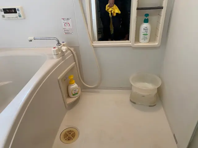 市販洗剤では落とせないカビ、水垢を根こそぎ除去します！他社には無い技術力！！サービスの画像