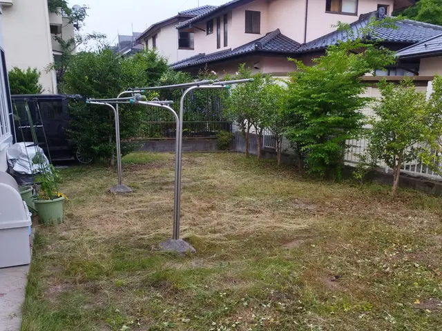 【土日祝ご予約大歓迎】お庭の草刈り・駐車場の草刈り・空き地・宅地の草刈りサービスの画像