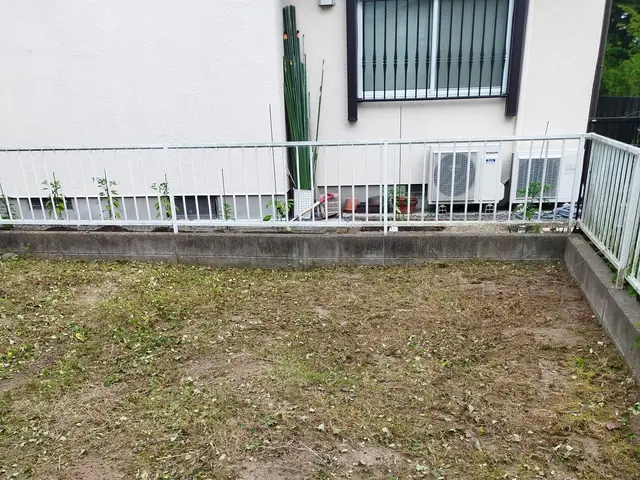 【土日祝ご予約大歓迎】お庭の草刈り・駐車場の草刈り・空き地・宅地の草刈りサービスの画像