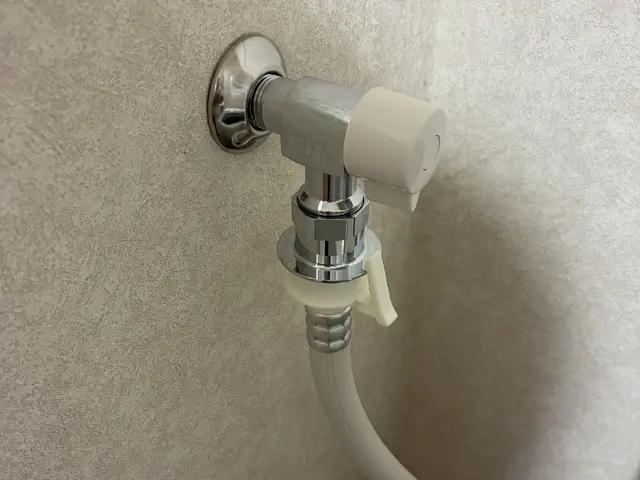 壁ピタ水栓交換（洗濯機用水栓）サービスの画像