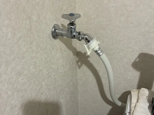 壁ピタ水栓交換（洗濯機用水栓）サービスの画像