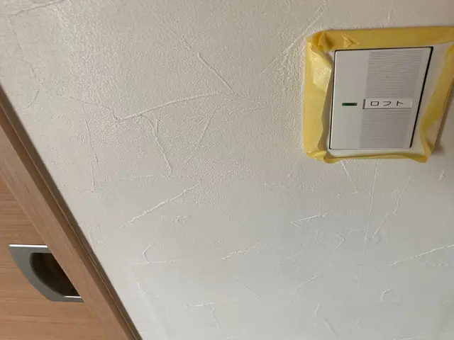 壁の穴・凹み補修、クロスの塗り替えサービスの画像