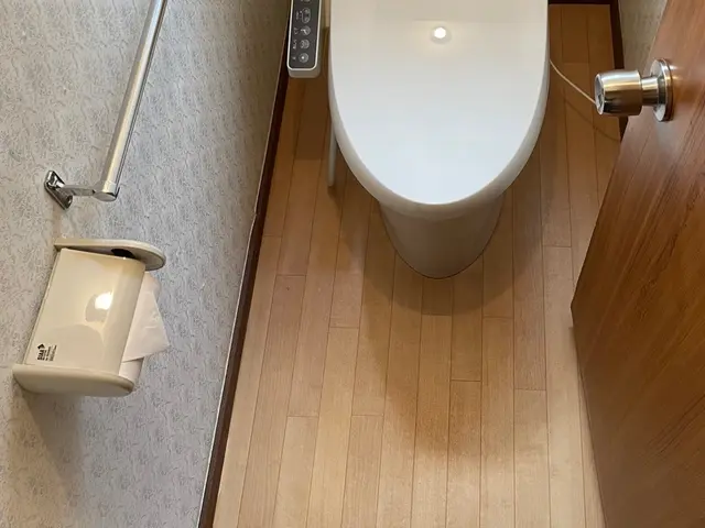 トイレットペーパーホルダー取付します！サービスの画像