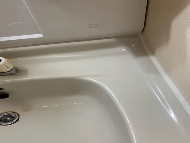 20年以上の経験を持つ職人による水回りコーキング！シーリング専門にお任せ下さいサービスの画像