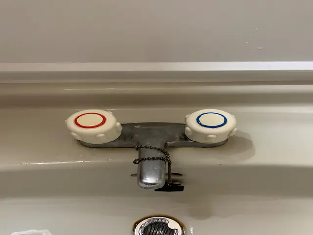 20年以上の経験を持つ職人による水回りコーキング！シーリング専門にお任せ下さいサービスの画像