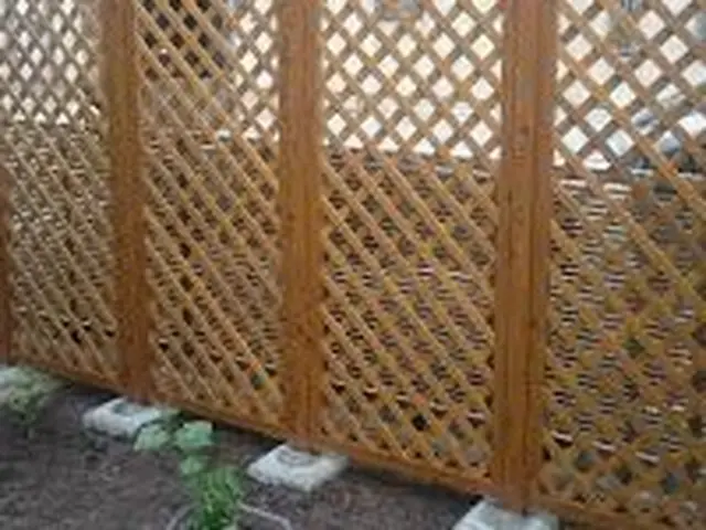 目隠しフェンス、手すりの取り付け、ラティスなどサービスの画像