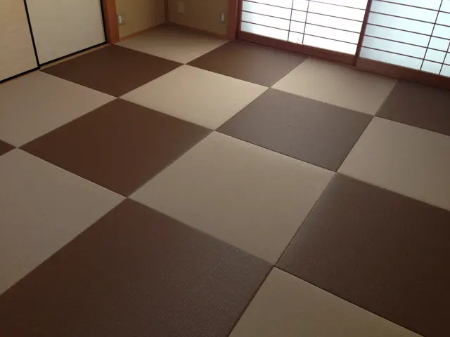 【創業124年】隙間や凹みも丁寧に手当ていたします。縁なし畳もお任せ下さい。サービスの画像