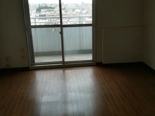 2ｔトラック箱車にてお伺い！2名対応にて不用品回収！最大１０m3サービスの画像