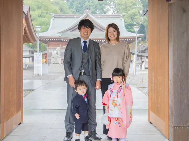 双子パパフォトグラファー★お宮参りでの家族写真