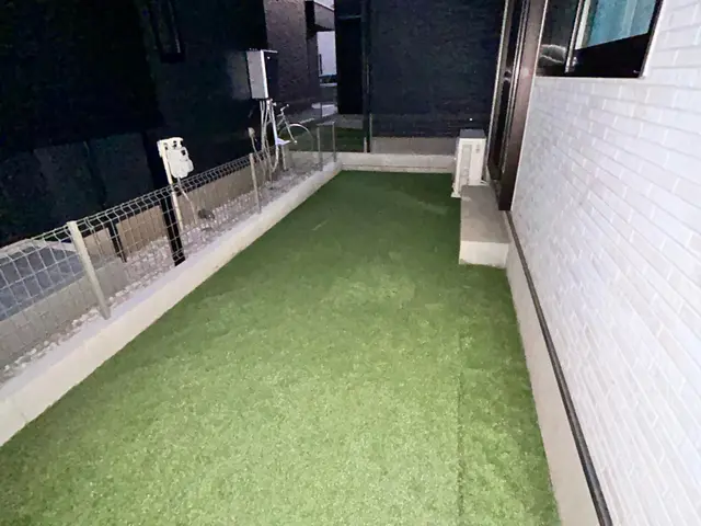 【緊急事態です】人工芝の仕事を下さい！お願いします！サービスの画像