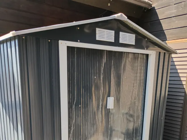 物置きの組み立てします。サービスの画像