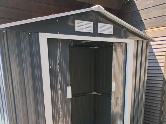 物置きの組み立てします。サービスの画像