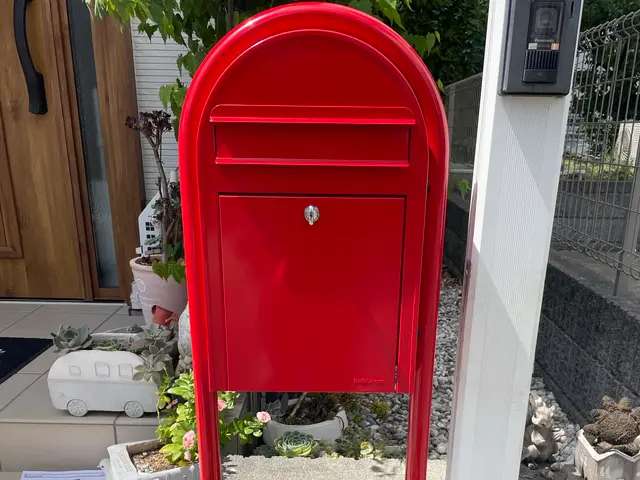 郵便ポストの取り付けサービスの画像