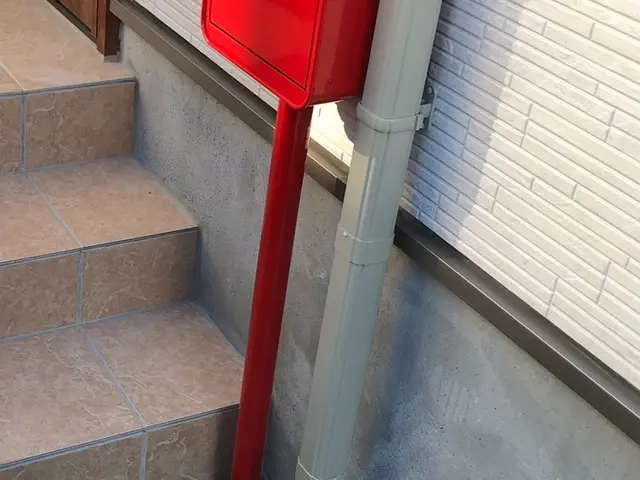 郵便ポストの取り付けサービスの画像