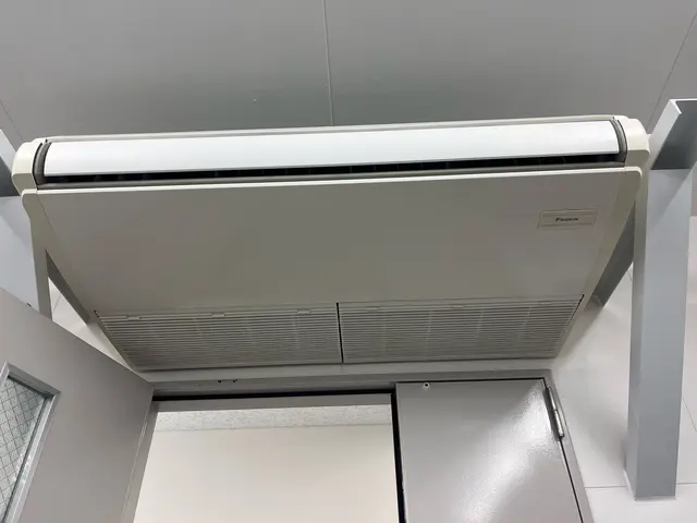 2年以上の実績！700台以上の天井埋込型エアコンを手がけた洗浄専門店サービスの画像