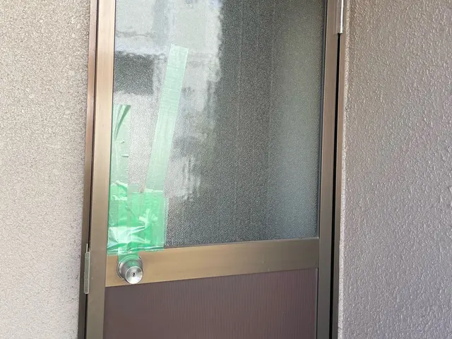 お風呂のガラス、パネル交換致します。安心の損害保険加入済◎サービスの画像