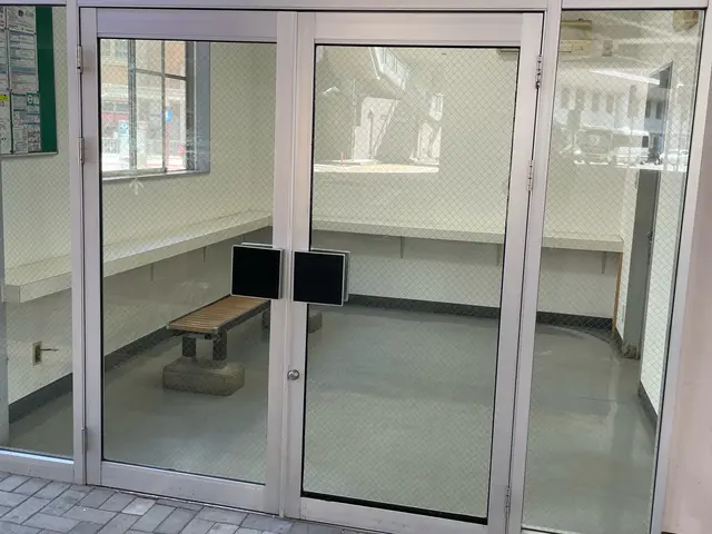 お風呂のガラス、パネル交換致します。安心の損害保険加入済◎サービスの画像