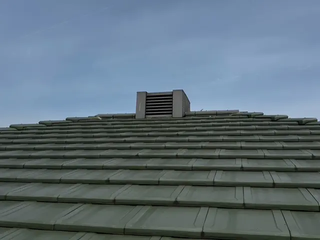 【施工品質の保証、大手ケーブルテレビ会社委託経験あり、屋根補修サービス付き】サービスの画像