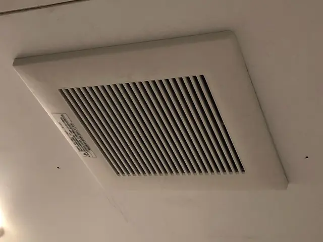 換気扇選定から人感センサー取り付けまで何でもお任せ下さい。サービスの画像