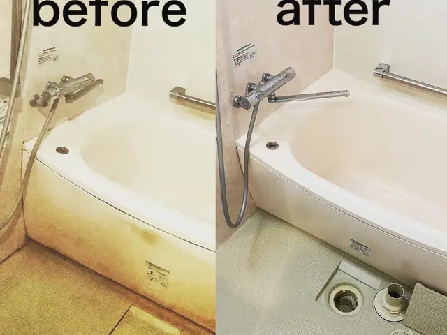 黒カビ、水アカ、石けんカスで汚れた浴室もピカピカに^_^ 丁寧に仕上げます。サービスの画像