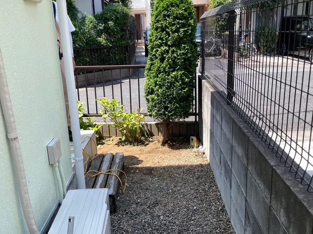 【草むしりが好きです】2人作業で丁寧に草むしり致します！お庭を綺麗に致します！サービスの画像