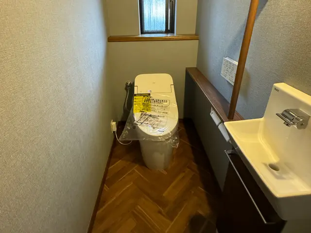 トイレ交換工事、内装リフォームも同時にご依頼可能(^^)サービスの画像
