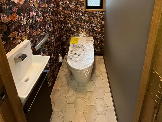トイレ交換工事、内装リフォームも同時にご依頼可能(^^)サービスの画像
