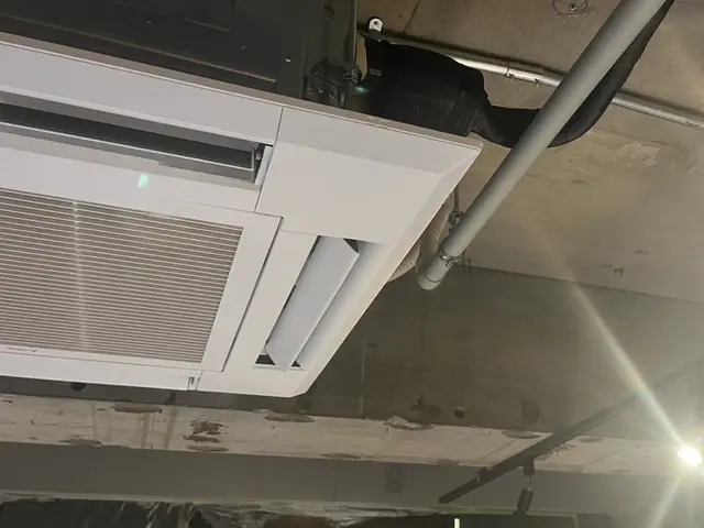 業務用のエアコン取り外し、取り付けなどサービスの画像