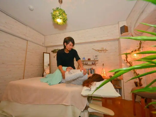 小顔矯正、骨盤矯正、エイジングケア、腰痛改善など健康作りの為の整体ですサービスの画像