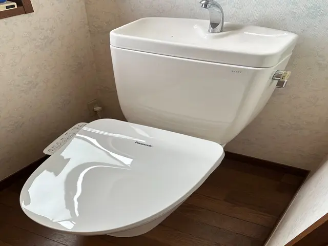 温水洗浄便座（ウォシュレット・シャワートイレ等）の取り付けサービスの画像