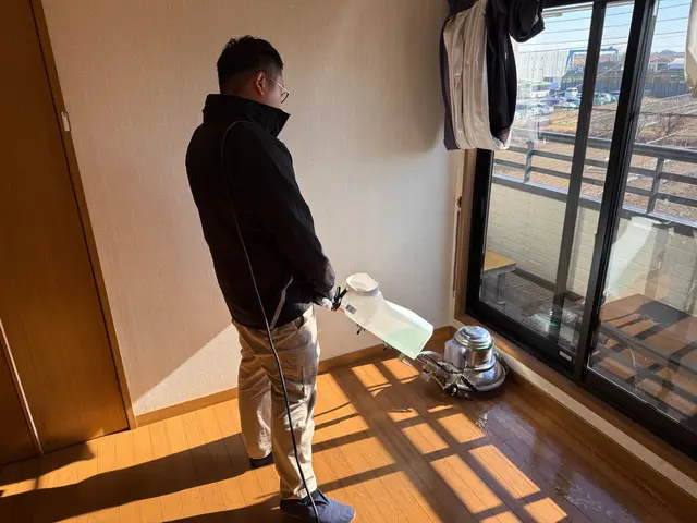 ☆フロア床徹底洗浄☆オフィスや店舗、ご自宅のフローリングをピカピカに洗浄いたしまサービスの画像