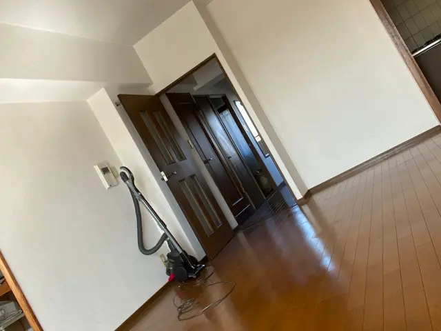 ご在宅のお部屋も手際よく徹底的にクリーニング！生活空間がそのままキレイになりますサービスの画像