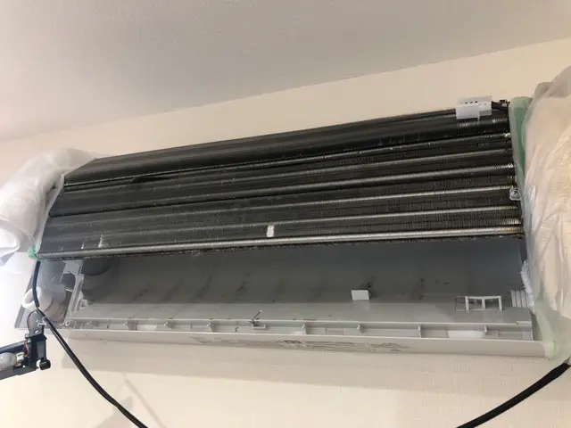 分解洗浄で綺麗にします！！電気工事資格保有+メーカー勤務の私がお伺いします！！サービスの画像