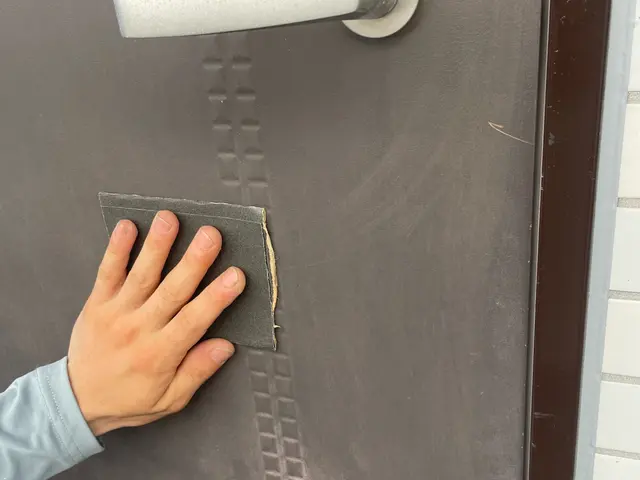 木製、鉄製ドアの塗装承ります！サービスの画像