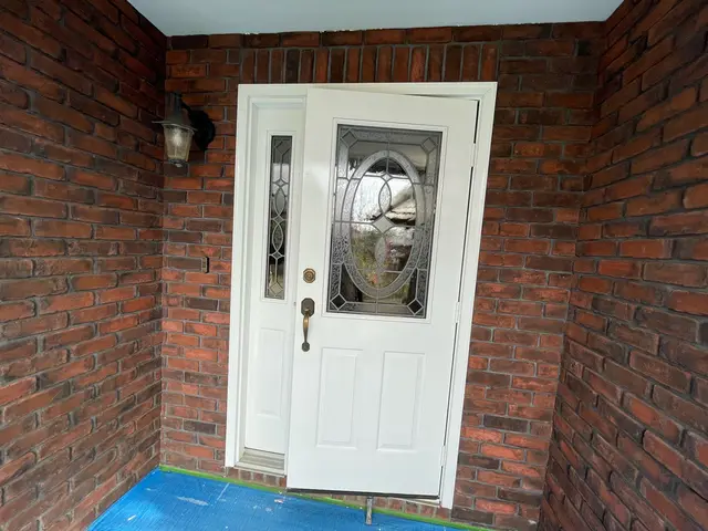 木製、鉄製ドアの塗装承ります！サービスの画像