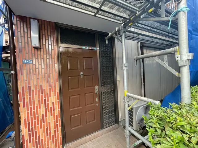 木製、鉄製ドアの塗装承ります！サービスの画像