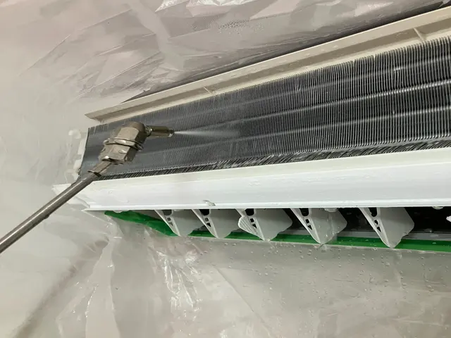 壁掛けエアコンクリーニングサービスの画像