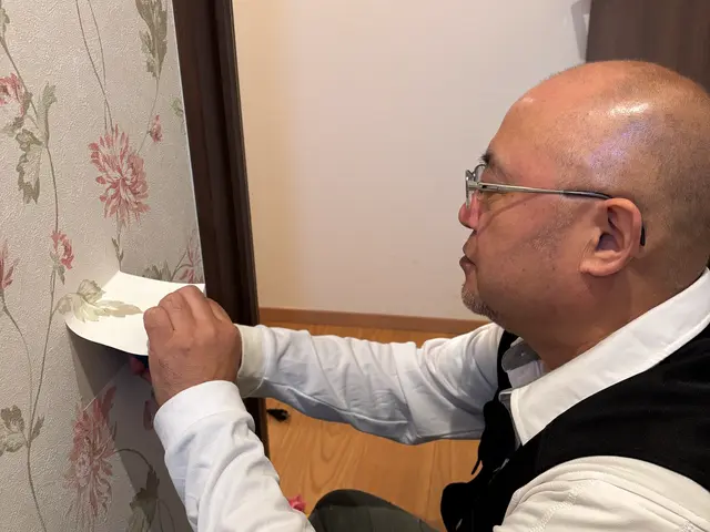 壁の穴、凹みの補修をします。サービスの画像